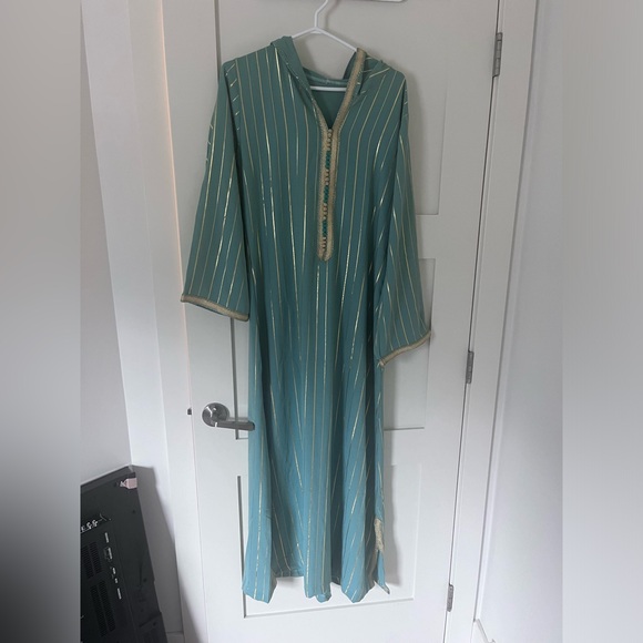 Hooded dress light green & gold - Picture 1 of 1